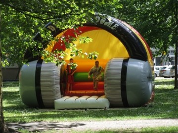 Springkussen Disco-Dome 1 huren